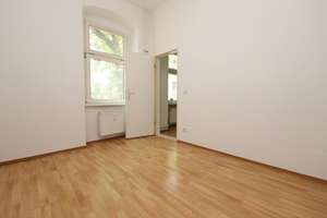 RUHIGER RÜCKZUGSORT IN BELIEBTER KIEZ-LAGE - NETTE COMMUNITY - BALKON MIT BLICK INS GRÜNE – Weserstr. 203, 12047 Neukölln (Ortsteil), Berlin – Vorschaubild 5