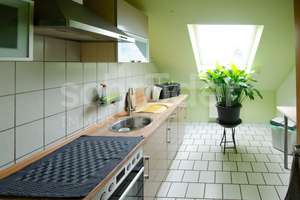 Vermietete, gut geschnittene 3-Zimmer Dachgeschosswohnung mit Balkon und Garage – Rosenstraße 4, 52428 Jülich – Vorschaubild 3