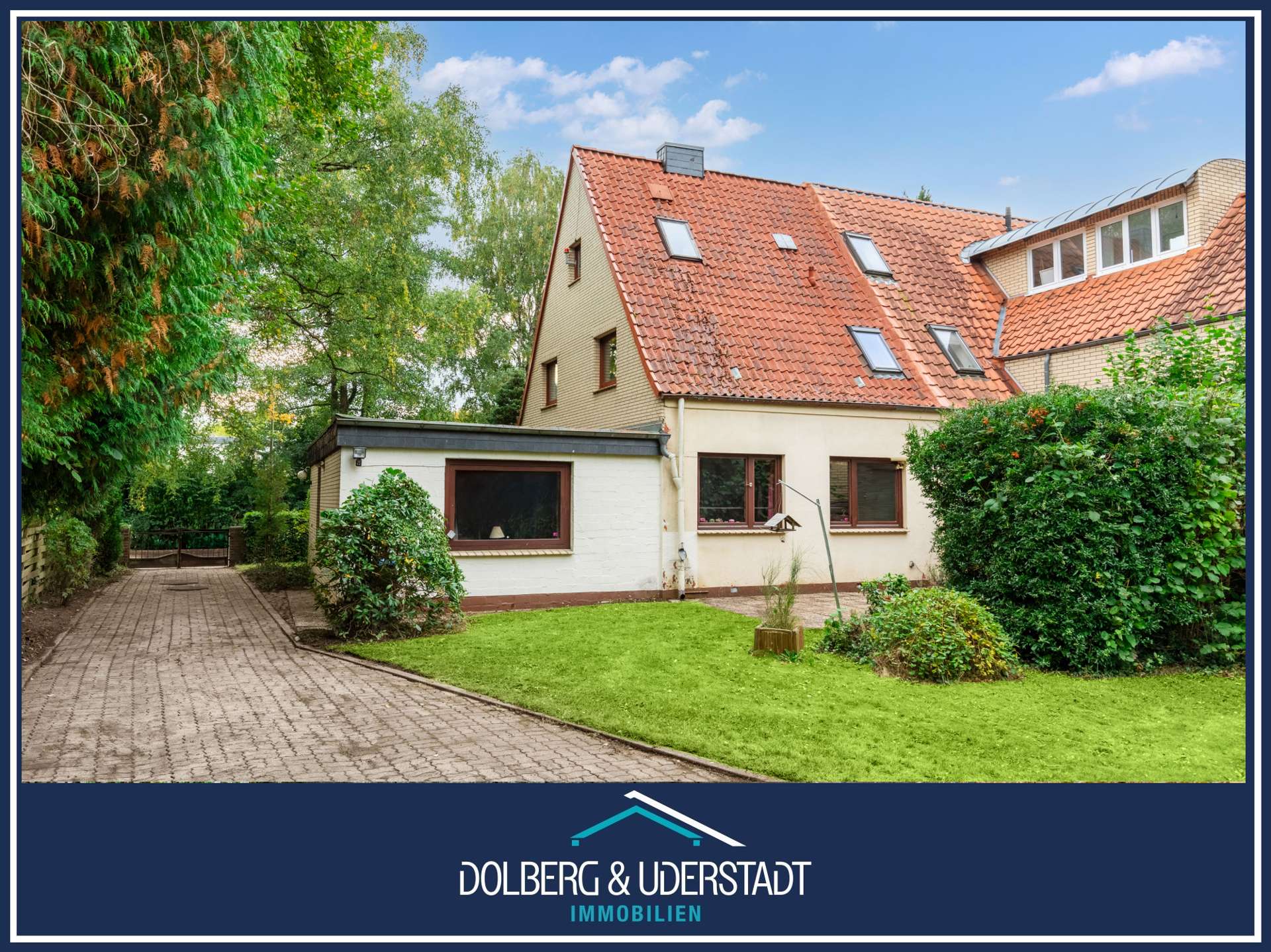 Sanierungsbedürftige Doppelhaushälfte mit großzügigem Grundstück und Doppelgarage in HH-Rahlstedt, Hamburg – Bild 1