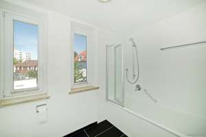 Gemütlicher Altbau direkt am Park. Helle 3-Zi-Whg mit großer Wohnküche & Balkon zum ruhigen Innenhof – Die vollständige Adresse der Immobilie erhältst du vom Anbieter., 80993 Alt-Moosach, München – Vorschaubild 10