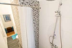 Altbau zum Verlieben: Helle 2 Zimmer mit Balkon am Mauerpark – 10437 Prenzlauer Berg, Berlin – Vorschaubild 12