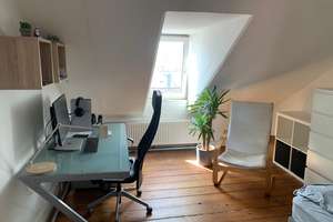 Zentrale 5-Zimmer-Dachgeschosswohnung in Karlsruhe Innenstadt-West – Ideal für WGs – Hirschstraße 35a, 76133 Innenstadt-West, Karlsruhe – Vorschaubild 4