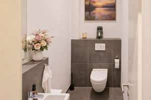 LOFT im luxuriös sanierten Gutshof, 144 qm, 2 SZ, Bad, WC, Einbauküche, Garten&Terrassen, Tiefgarage – Brühler Landstraße 549, 50997 Meschenich, Köln – Vorschaubild 7