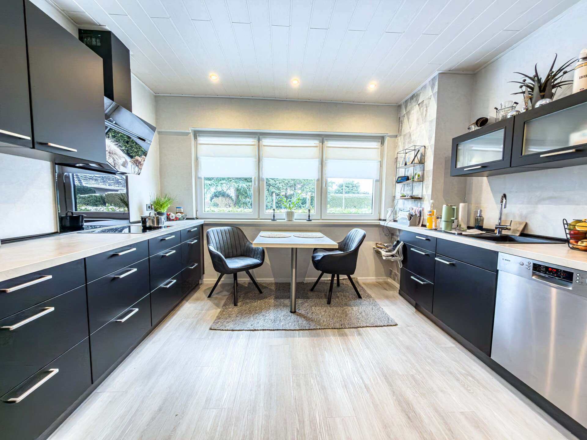 Immobilie in Nordenham - Idyllisches Zuhause mit großem Garten, Kaminwärme und eigener PV-Anlage - Bild 8