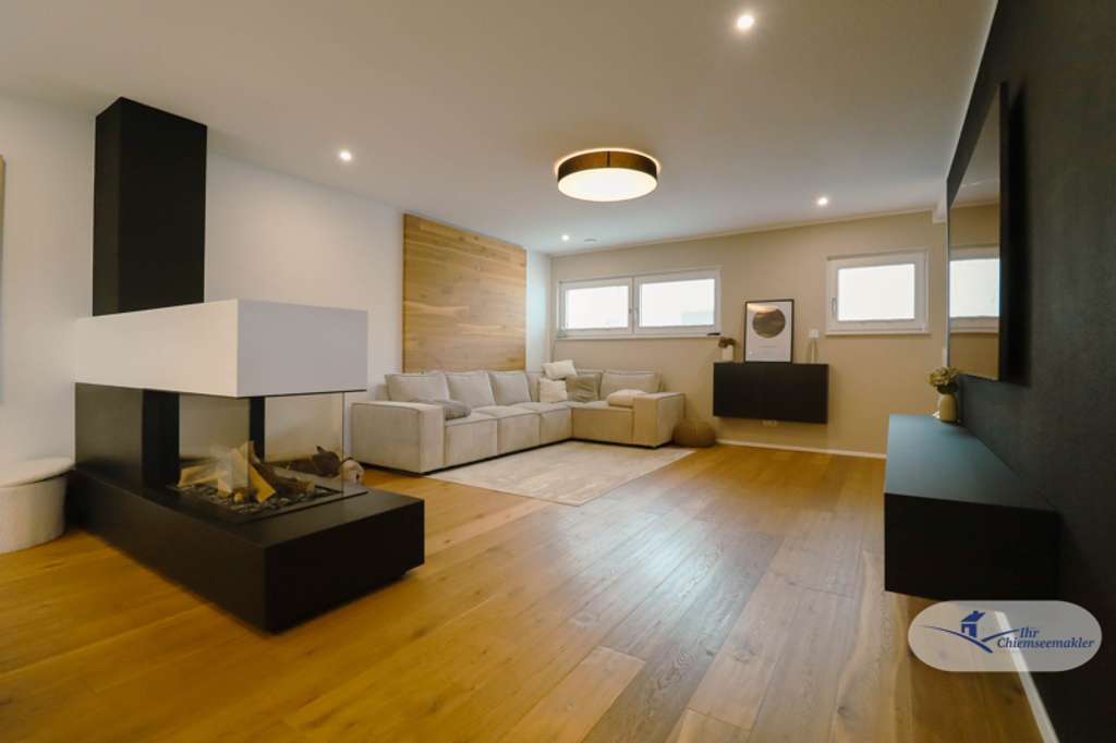 Immobilie in Bernau am Chiemsee - Modernes Einfamilienhaus mit sonniger Dachterrasse – stilvolles Wohnen im Herzen von Bernau am Chiem - Bild 3