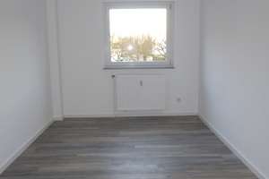Frisch renovierte 3-Zimmer Wohnung mit Balkon, nahe FH und Köln Arcaden – Feldbergstr. 16, 51105 Humboldt/Gremberg, Köln – Vorschaubild 3