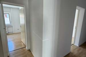 Helle 2-ZKB Wohnung mit Südbalkon und Einbauküche