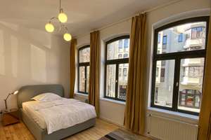 Vollmöblierte denkmalgeschützte 1,5-Zimmer-Wohnung mit Einbauküche im Herzen von Köln
