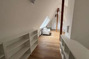 Möblierte, helle Dachgeschosswohnung nach Sanierung – Planckstraße 1, 70184 Gablenberg, Stuttgart – Vorschaubild 3