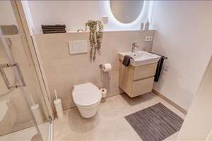 Möbliert:  Neubau-Erstbezug: Stilvolle 3- Zimmer Wohnung   – Die vollständige Adresse der Immobilie erhältst du vom Anbieter., 80634 Neuhausen, München – Vorschaubild 12