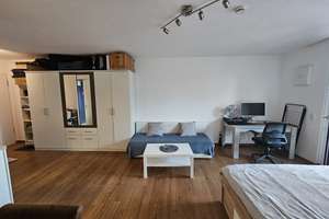 Helles möbliertes 1-Zimmer-Apartment mit Balkon und Fußbodenheizung – 35 m² im 1. OG – Bei der Hollerstaude 2, 85049 Friedrichshofen-Hollerstauden, Ingolstadt – Vorschaubild 8
