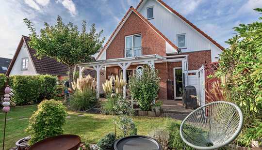 Bild von Stilvolle Doppelhaushälfte (Niedrigenergiehaus) mit ausgebautem Studio im Souterrain