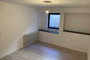 Schöne, Souterrainwohnung für eine Person, Wochenendheimfahrer – München – Vorschaubild 3