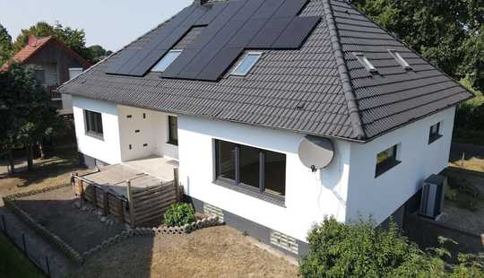 Bild von Modernisiertes Einfamilienhaus  Wärmepumpe, Photovoltaik, Feldrandlage