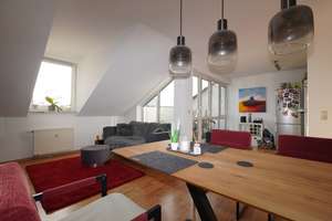 Helle Dachgeschosswohnung mit Sonnenloggia und TG-Stellplatz in Wiesbaden-Erbenheim