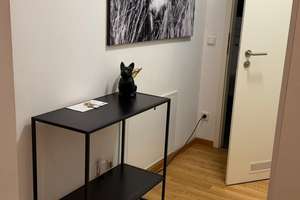 BEFRISTET auf 3J. - Stilvolle 2-Zimmer-Whg mit Balkon, EBK und Eichenparkett in München-Bogenhausen – Hochstiftsweg 19, 81925 Oberföhring, München – Vorschaubild 8