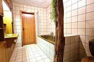 Oberforstbach!
Freistehendes Zweifamilienhaus mit großer Garage und pflegeleichtem Grundstück – Die vollständige Adresse der Immobilie erhältst du vom Anbieter., 52076 Oberforstbach, Aachen – Vorschaubild 9
