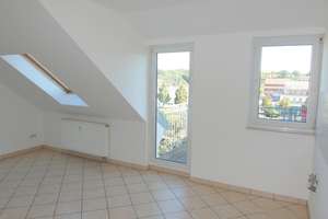 Frisch renovierte, schöne 2-Zimmer-Dachwohnung mit großem Balkon, Bad mit Dusche und sep. Essküche – 1662 Meißen – Vorschaubild 9