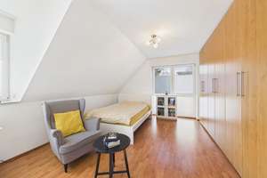 Freistehendes Familienhaus mit sonniger Terrasse, gemütlichem Garten, Einbauküche & Doppelgarage – Die vollständige Adresse der Immobilie erhältst du vom Anbieter., 40489 Wittlaer, Düsseldorf – Vorschaubild 17
