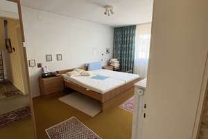 Stilvoller Bungalow auf herrlichem Grundstück in Wiesbaden-Nordenstadt – Die vollständige Adresse der Immobilie erhältst du vom Anbieter., 65205 Nordenstadt, Wiesbaden – Vorschaubild 4