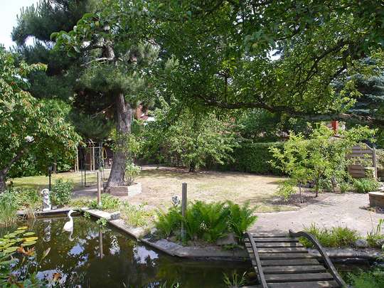 Bungalow mit Einliegerwohnung, Ausbaureserve und großem Garten in Rudow - Bild 19