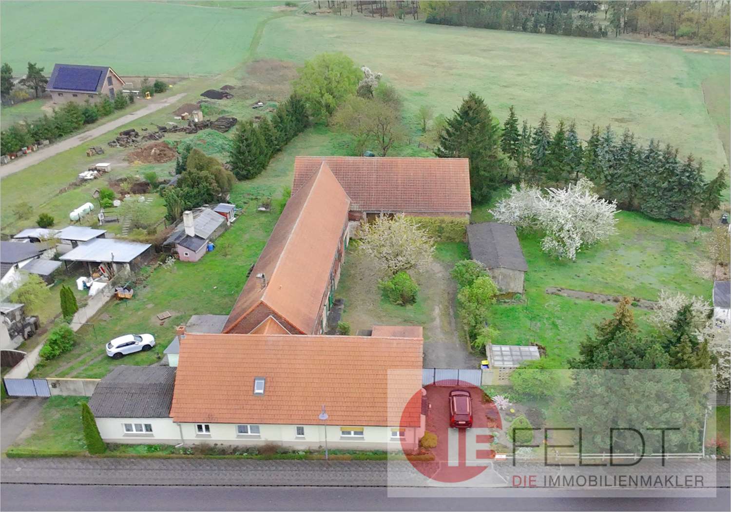 Traum für Familien & Selbstständige – Hof mit zwei Häusern und riesiger Scheune in Wassernähe, Jerichower Land Kreis – Bild 1