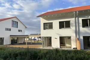 Schöne Familienfreundliche 5-Zimmer-Doppelhaushälfte mit Keller und Doppel-Carport in Schliengen – Lörrach (Kreis) – Vorschaubild 1