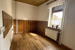Zuhause selbst gestalten: Modernisierungsbedürftiges Zweifamilienhaus mit großem Potenzial – Leipzig (Kreis) – Vorschaubild 4