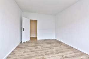 3-Raumwohnung mit großem, verglastem Balkon – Die vollständige Adresse der Immobilie erhältst du vom Anbieter., 13051 Neu-Hohenschönhausen, Berlin – Vorschaubild 9