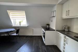 schöne, helle teilmöblierte DG-Wohnung gegenüber vom Schloßpark – Frintroper Str. 95, 45359 Schönebeck, Essen – Vorschaubild 4