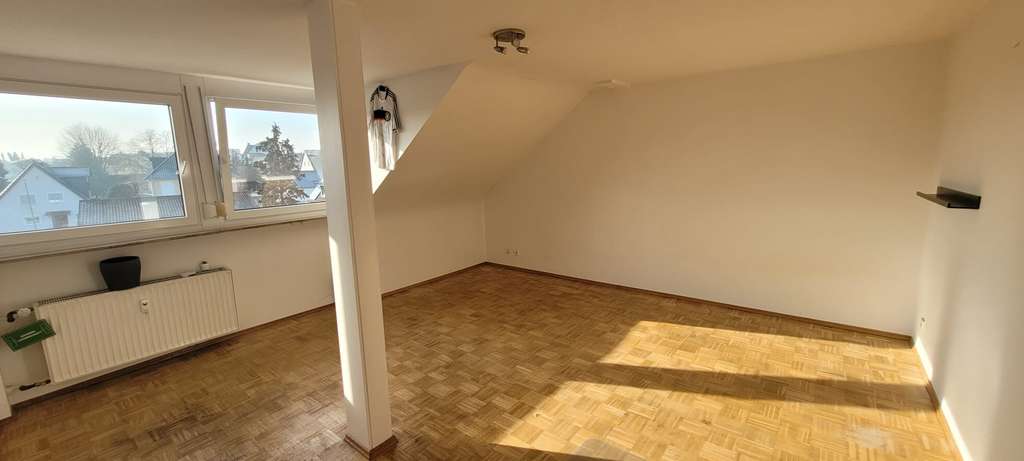 Immobilie in Bad Homburg vor der Höhe - Schöne 1 Zimmer Dachgeschoss-Wohnung in gepflegter Wohneinheit - Bild 4