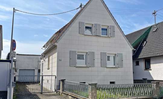 Minfeld: EFH mit Garage, Nebengebäude und Garten