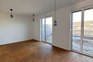 Unterbach: Attraktive 2 Zimmer Wohnung mit großer Terrasse