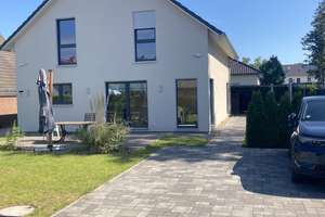 Modernes Einfamilienhaus mit gehobener Ausstattung, hochwertiger Einbauküche – Die vollständige Adresse der Immobilie erhältst du vom Anbieter., 12357 Rudow, Berlin – Vorschaubild 32
