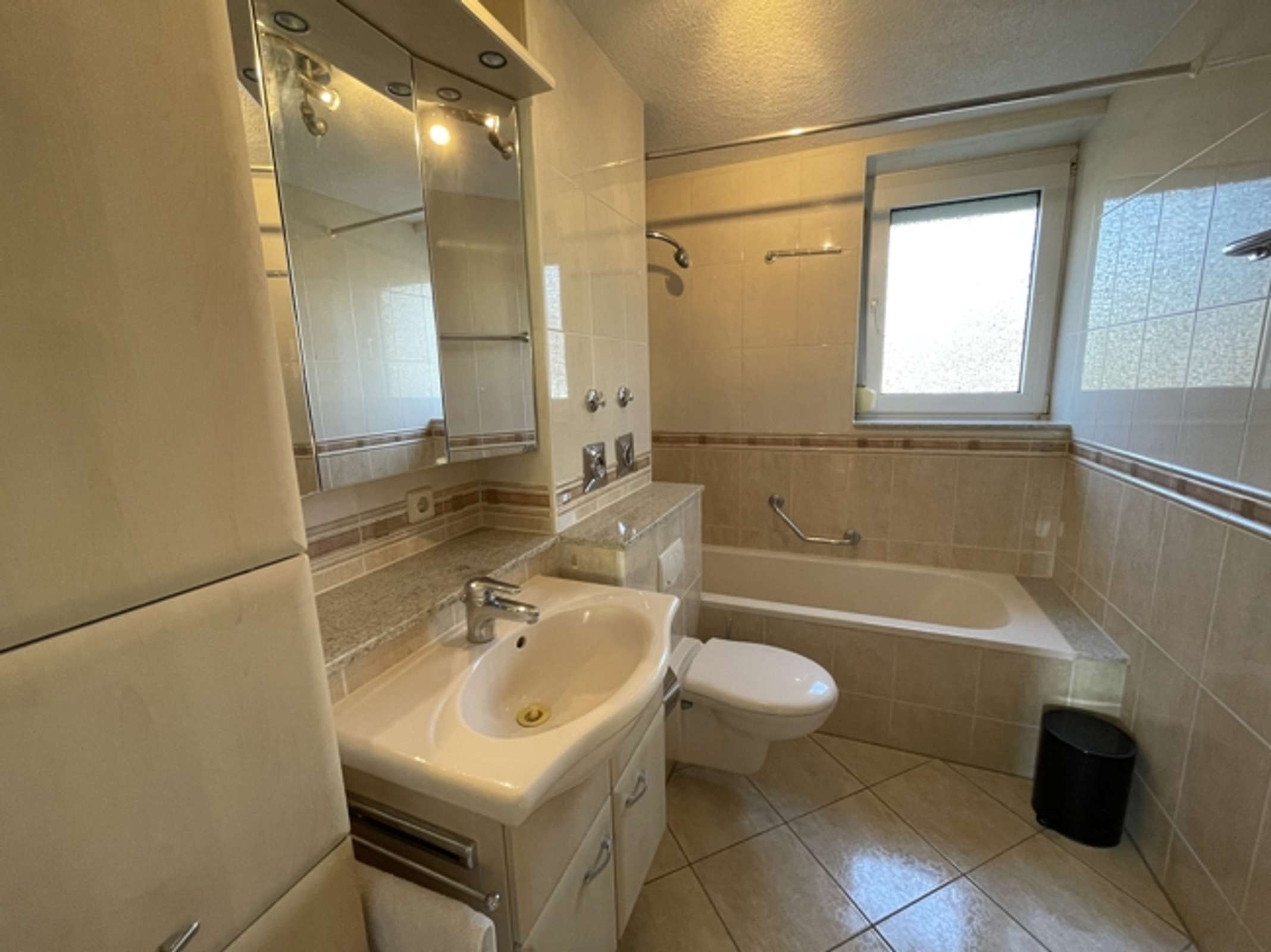 Sonnige 3-Zimmer-Eigentumswohnung mit Balkon und TG-Stellplatz in beliebter Lage von Geismar