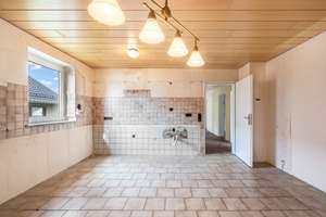 Zuhause für Generationen – vielseitiges Zweifamilienhaus mit Gartenidylle – Die vollständige Adresse der Immobilie erhältst du vom Anbieter., 38446 Nordsteimke, Wolfsburg – Vorschaubild 3