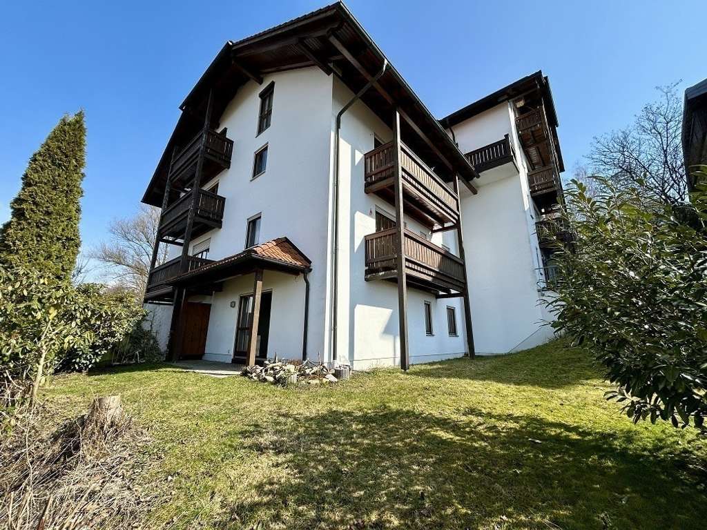 Immobilie in Waldkirchen - 2-Zimmer-Souterrainwohnung in zentraler Lage von 94065 Waldkirchen  - Bild 2