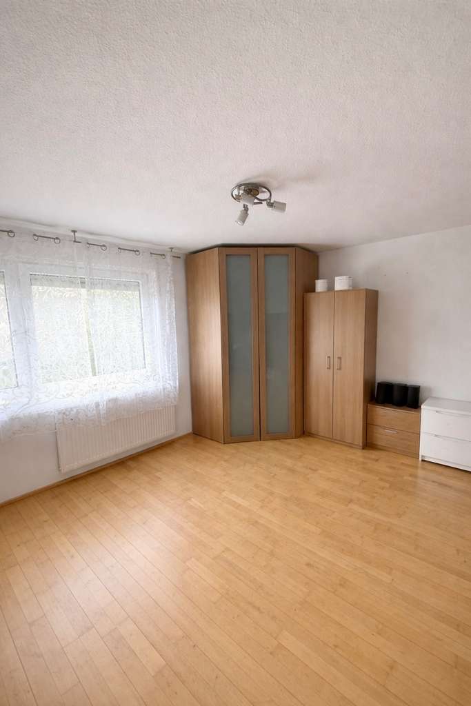Immobilie in Ditzingen - 3-Zimmer DG-Wohnung mit Südbalkon und Gartenanteil zu verkaufen - Bild 3
