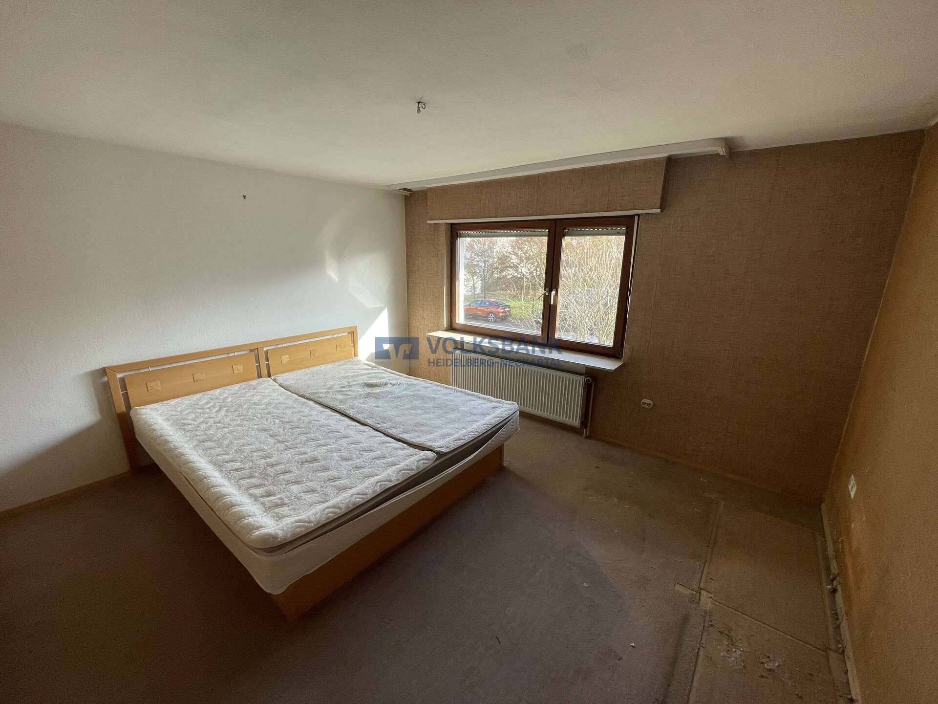 Immobilie in Walldorf - 2 Einfamilienhäuser auf einem großen Grundstück mit Garagen und Garten! - Bild 1