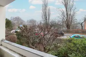 Kapitalanlage: Vermietete 1-Zi.-ETW mit Balkon am U-Bhf. Rathaus Schöneberg – Berlin – Vorschaubild 3