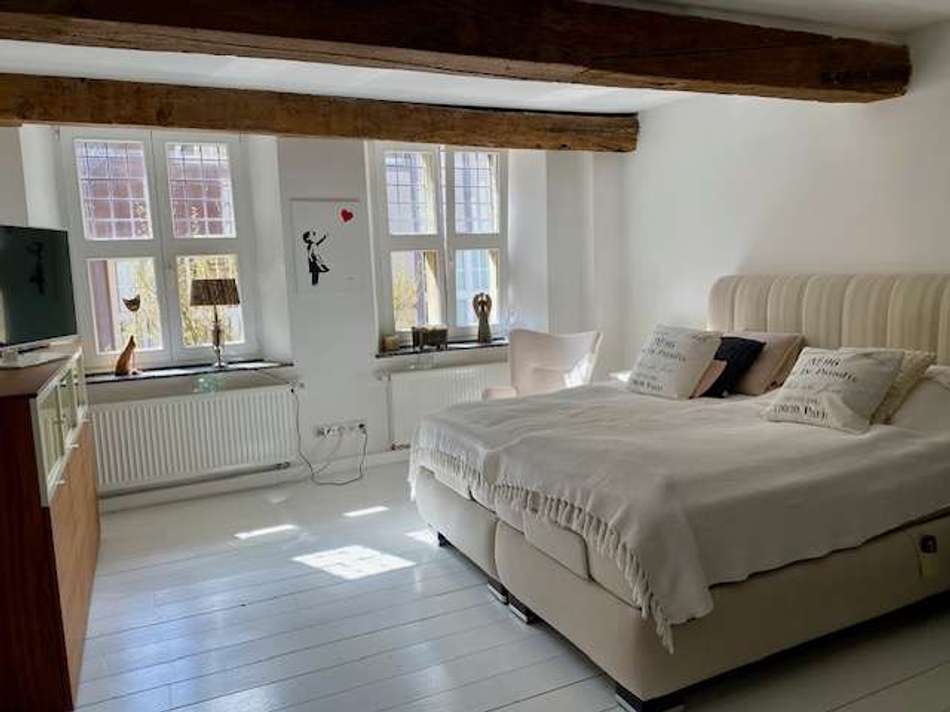 1. OG Raum 1 mit Ankleidezimme