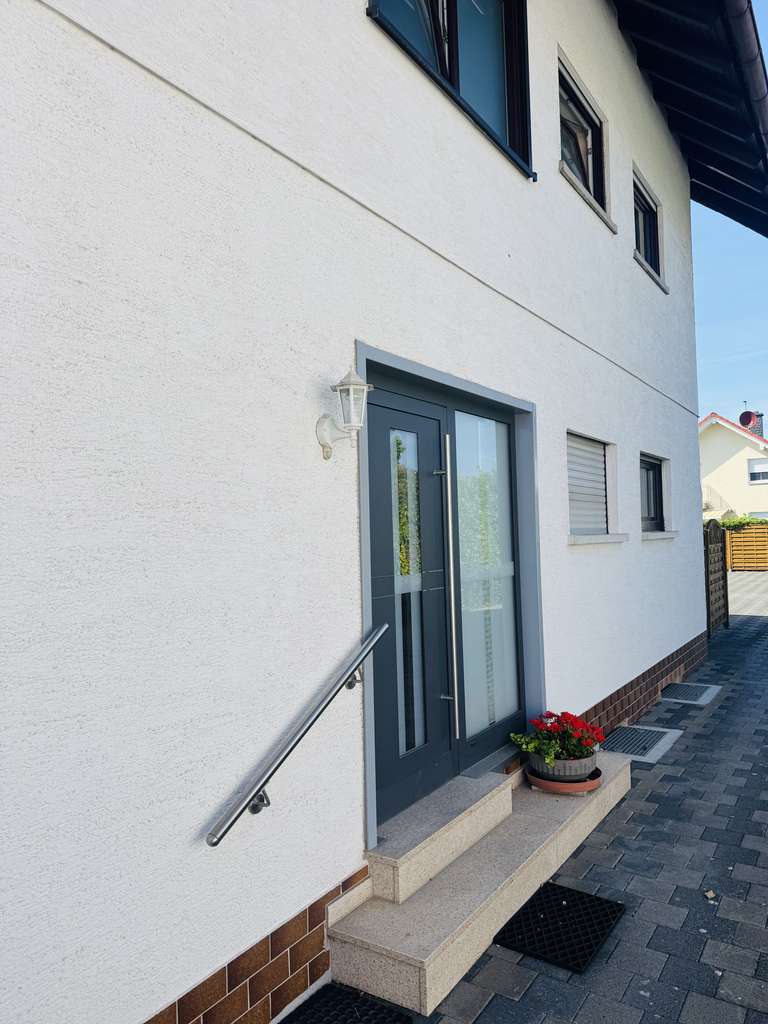 Immobilie in Bickenbach - Gepflegtes Mehrfamilienhaus mit flexiblen Nutzungsmöglichkeiten - Bild 1