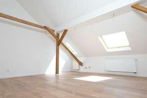 Sanierte 2-Zimmer-Dachgeschosswohnung mit Balken-Charme – Die vollständige Adresse der Immobilie erhältst du vom Anbieter., 9126 Lutherviertel, Chemnitz – Vorschaubild 4