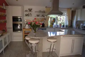 1-2 Familienhaus mit Top-Ausstattung 3 Bäder ruhiger Lage Garten Garage Carport schöne Außenanlage – Neuwied (Kreis) – Vorschaubild 77