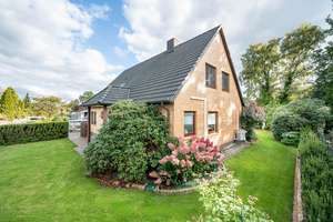 Großzügiges und gepflegtes Einfamilienhaus in guter Lage von Norderstedt! – Die vollständige Adresse der Immobilie erhältst du vom Anbieter., 22844 Norderstedt – Vorschaubild 31