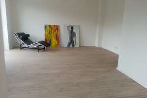 Moderne 4-Zimmer-Wohnung mit 2 Balkonen und Garten