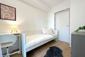 🏡 Möbliertes Zimmer frei in moderner Frauen-WG – Robert-Dißmann-Straße 8, Frankfurt am Main! – 65936 Sossenheim, Frankfurt am Main – Vorschaubild 2