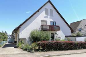 5-Zimmer Doppelhaushälfte in Gärtringen mit Garage