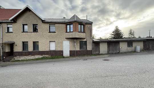 Bild von ECKGRUNDSTÜCK mit großem GARTEN ! ! !