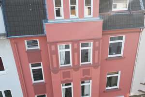 Altbau-Juwel mit Gewerbeeinheit und drei Wohneinheiten – voll vermietet in gefragter Lage